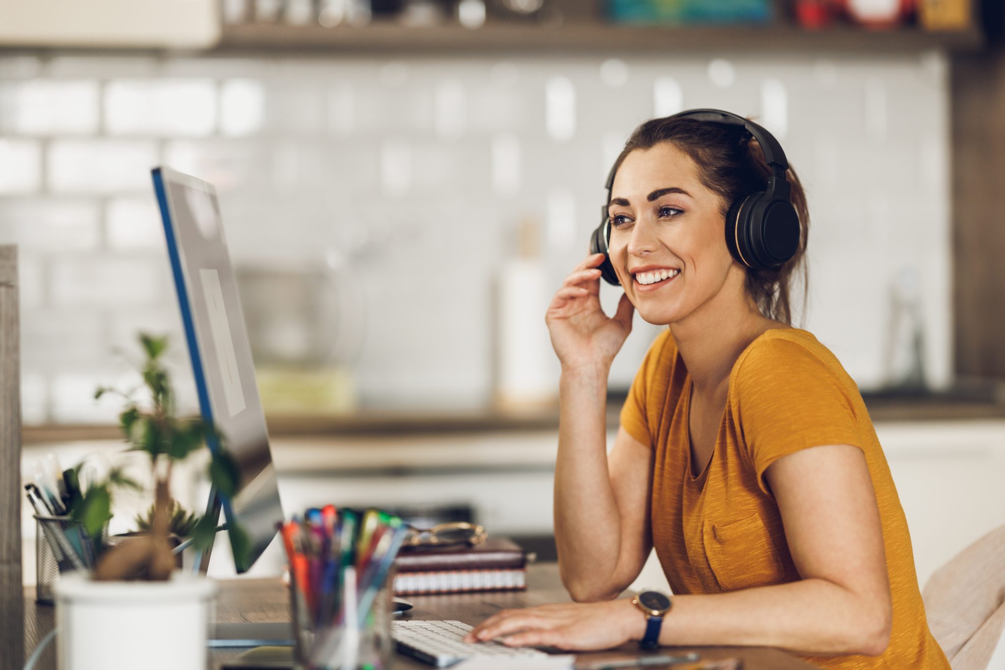 une femme responsable du service client