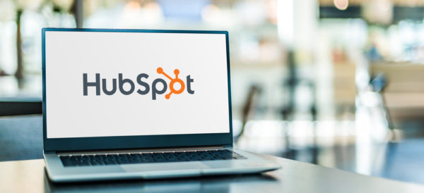 logo hubspot sur un ordinateur portable